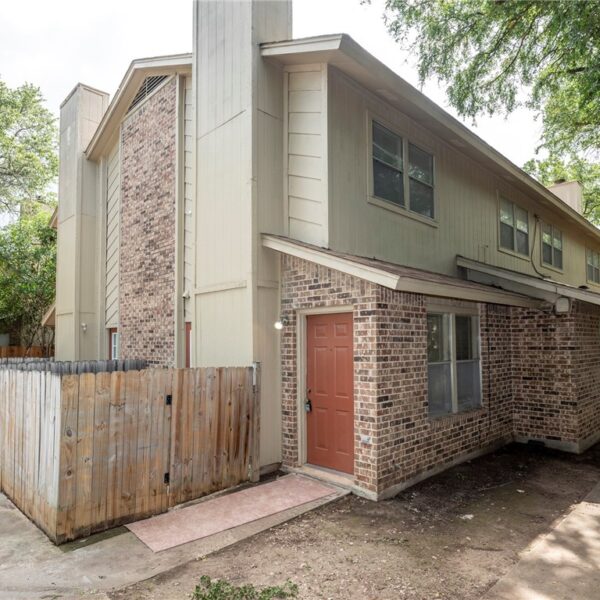 Exceptional value and opportunity - fourplex in Austin